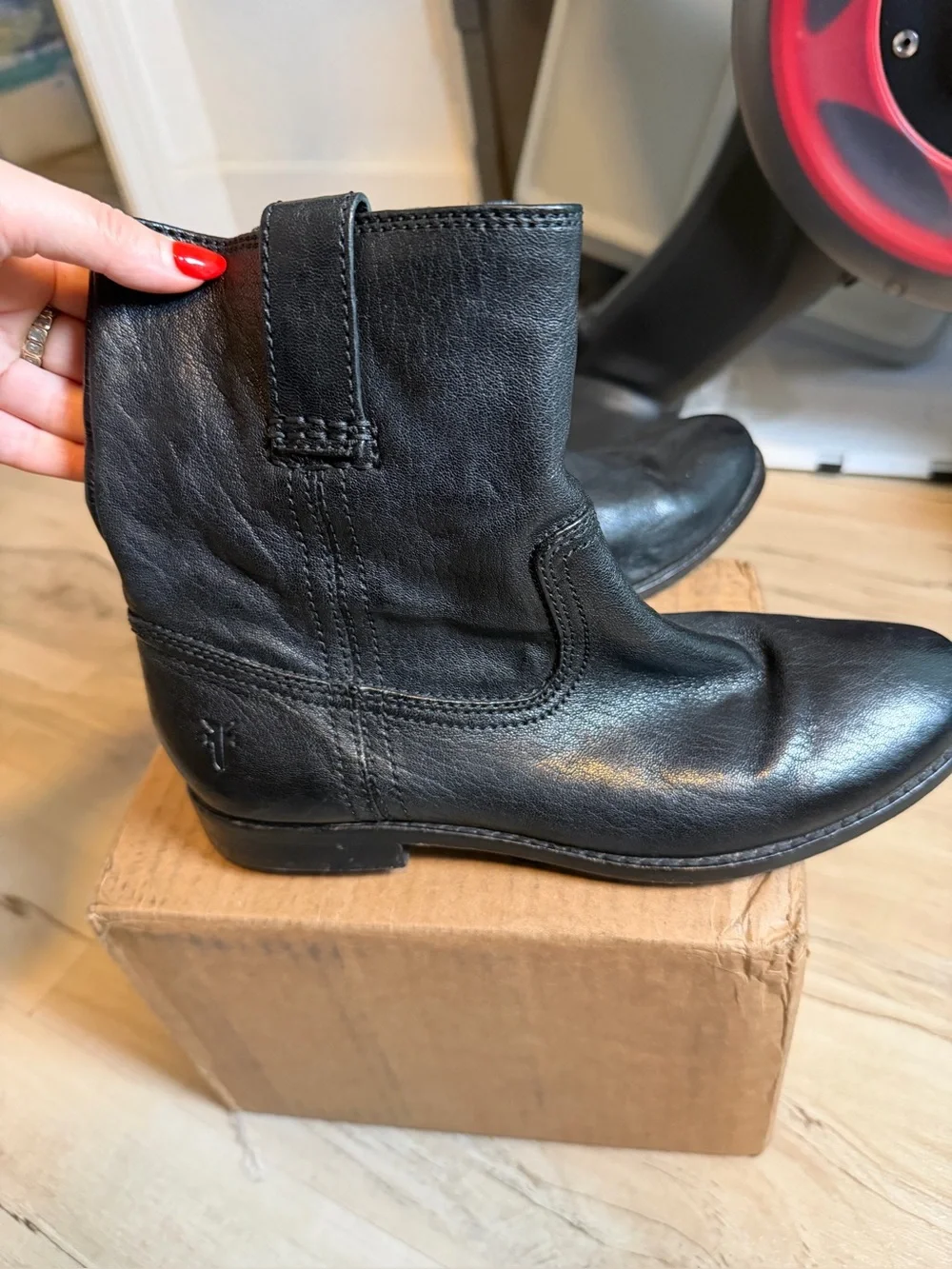 Frye Black Leather Pull-On Ankle Boots Women’s Size 7M Western Moto